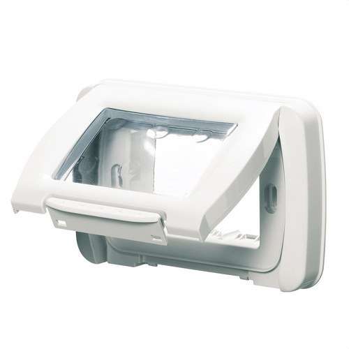 Placa estanca per a 3 mòduls blanc núvol Top System amb referència GW22451 de la marca GEWISS