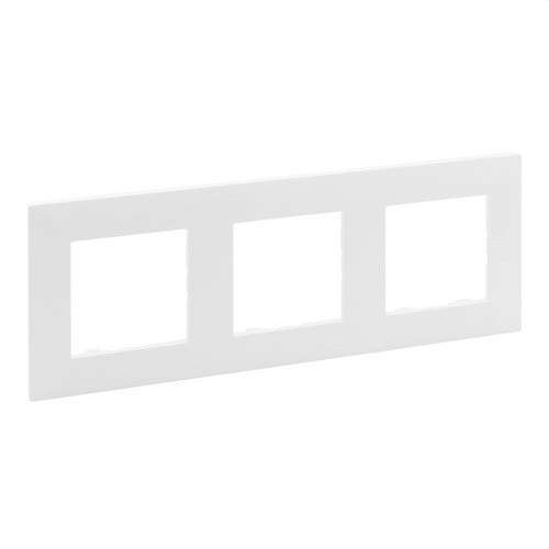 Marc embelleidor de 3 elements blanc mat Niloé Step amb referència 864173 de la marca LEGRAND