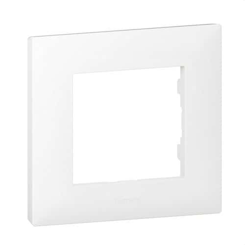 Marco embellecedor de 1 elemento blanco mate Niloé Step con referencia 864171 de la marca LEGRAND