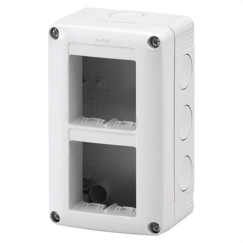 Caixa de superfície vertical per a mecanismes SYSTEM 4 mòduls IP40 amb referència GW27021 de la marca GEWISS
