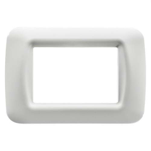 Placa de 3 mòduls blanc núvol System amb referència GW22503 de la marca GEWISS