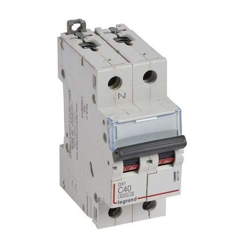 Magnetotèrmic DX3 P+N 40A Corba C 6/10kA amb referència 407760 de la marca LEGRAND