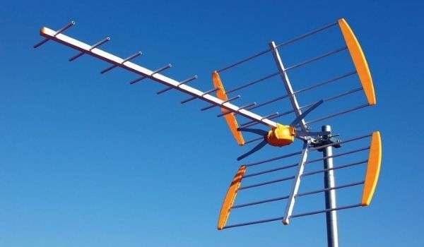 Antena de TV i suports