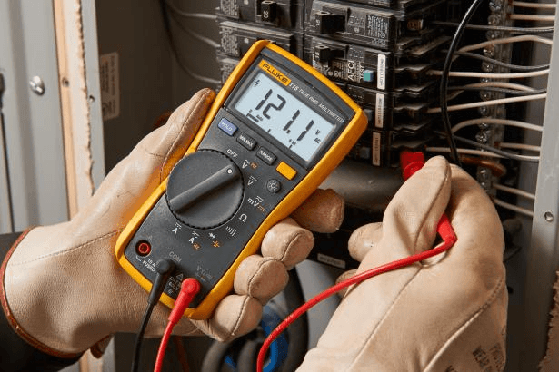 Multímetro digital Fluke 115 con referencia 2583583 de la marca FLUKE