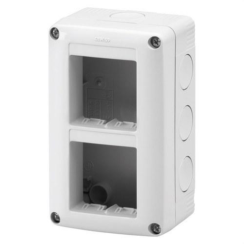 Caja de superfície vertical para mecanismos SYSTEM 4 módulos IP40 con referencia GW27021 de la marca GEWISS