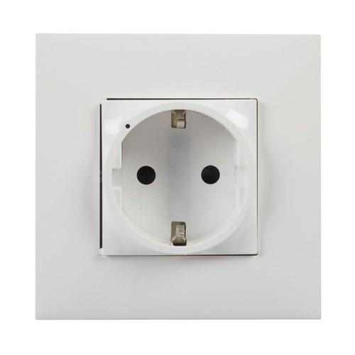 Toma de corriente schuko conectada blanco Valena Next with Netatmo con referencia 741811 de la marca LEGRAND