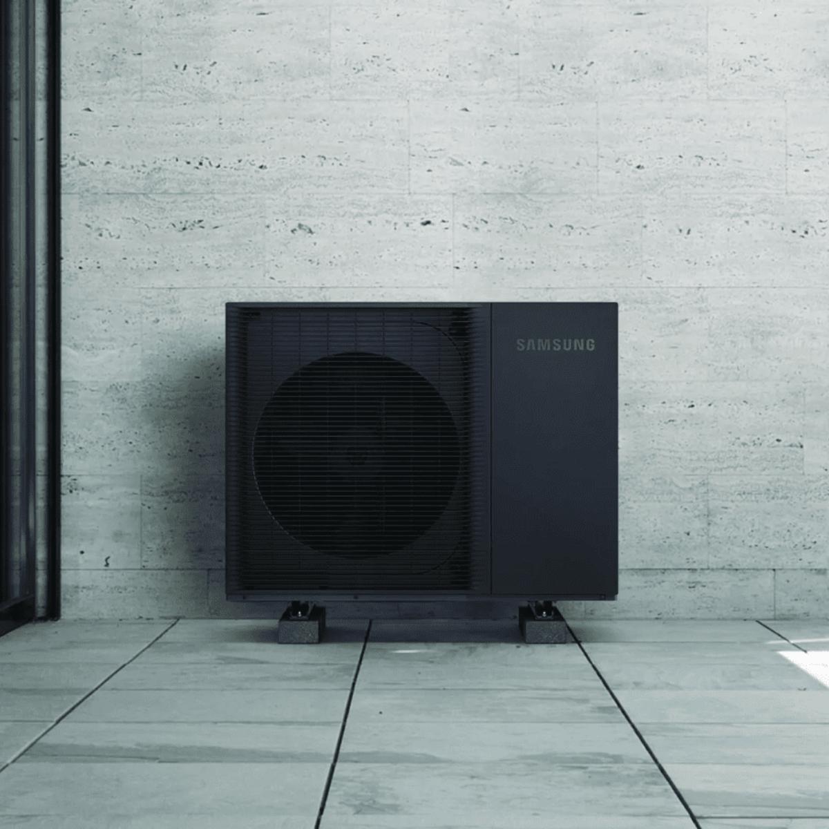 Conjunto aerotermia monobloc Samsung EHS HT 8 kW + ClimateHub de 260 litros con referencia KITSAMEHSHT8+260 de la marca SAMSUNG