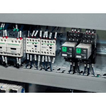 Relé de potencia enchufable HARMONY Relay 15 a 1 nanc con led con referencia RPM12P7 de la marca SCHNEIDER ELECTRIC