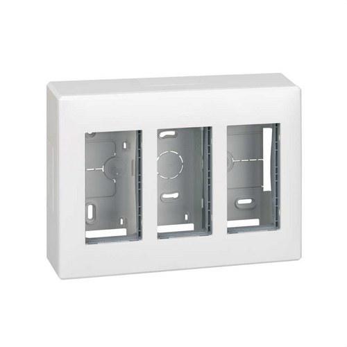 Caja de pared de superficie para 3 elementos dobles blanco Simon 500 Cima con referencia 51000003-030 de la marca SIMON