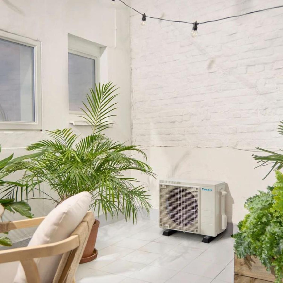 Aire acondicionado con wifi Daikin Sensira TXF25F 2,5 kW 9000 BTU con referencia TXF25F de la marca DAIKIN